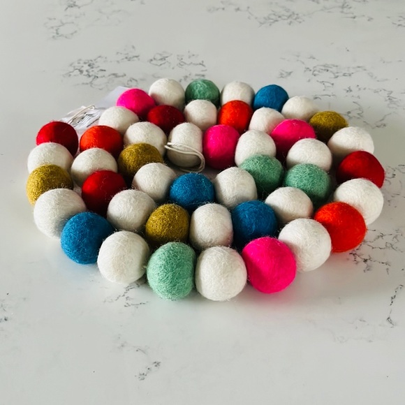 Pottery Barn Kids Multi Felted Ball Garland - Picture 8 of 13